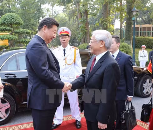 Vietnamese Party chief Nguyen Phu Trong welcomed China's Party General Secretary Xi Jinping in Hanoi in November 2015