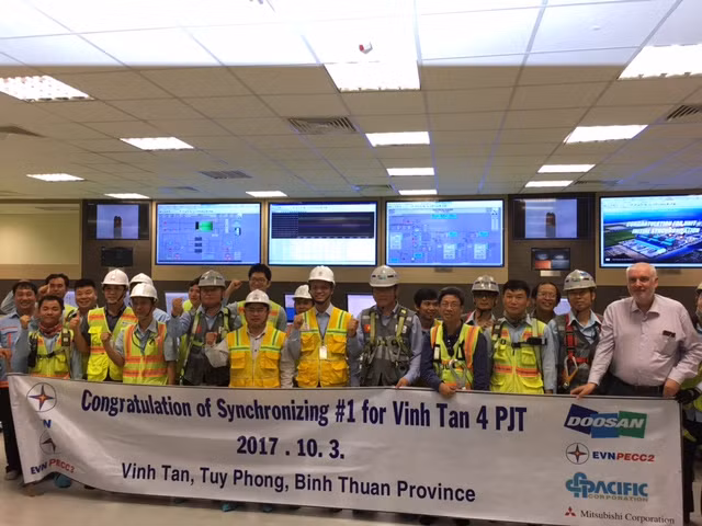 Vinh Tan 4 thermal power plant's second turbine starts generating power.