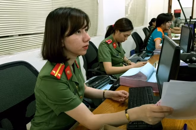 Hanoi Police accelerates administrative procedure reforms ảnh 1