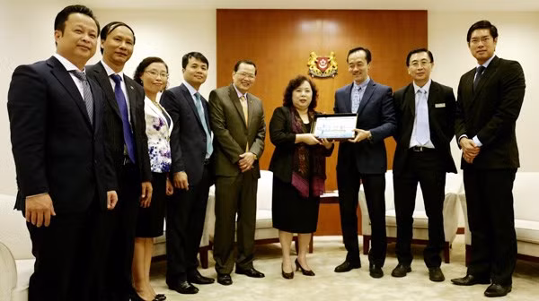 Hanoi delegation in South Africa