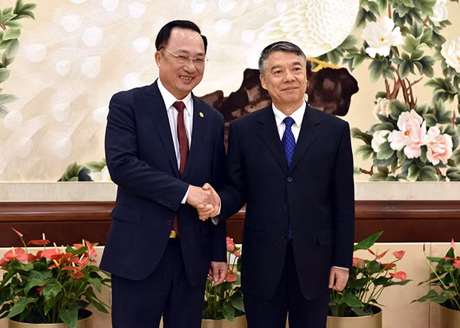 Deputy Minister of Public Security Nguyen Van Thanh and his Chinese counterpart Liu Zhao.
