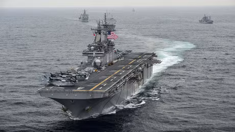 FILE PHOTO The amphibious assault ship USS Boxer transits the East Sea during Exercise Ssang Yong 2016 March 8, 2016. © U.S. Navy / Reuters