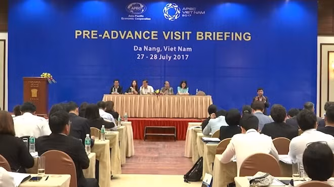 Nearly 300 delegates of 20 APEC economies and other observers attended the advance program on July 27-28 on the preparations for the APEC 2017 High-Level Week slated for this November in Vietnam.