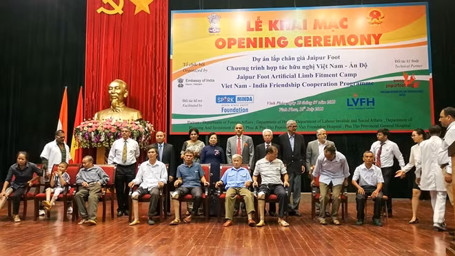 India provides rehabilitation services andprosthetic Jaipur Foot to 500 Vietnameses