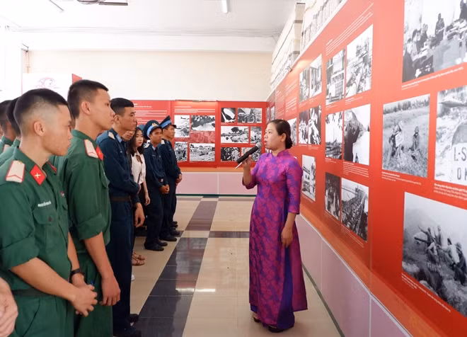 The exhibition attracted hundreds of visitors on the first day.