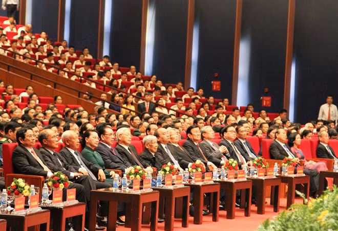 The event saw the participations of members and former members of the Politburo and the Secretariat of the Party Central Committee.