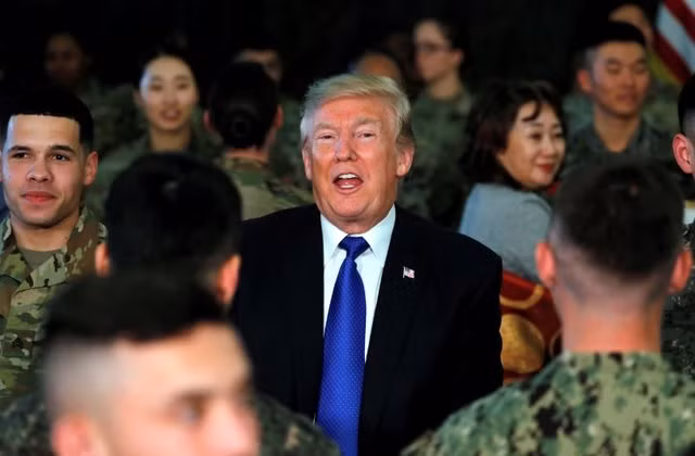 Trump orders Pentagon to consider reducing U.S. troops in South Korea ảnh 1