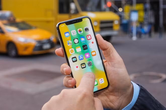 iPhone market large enough for existing distributors, new players ảnh 1