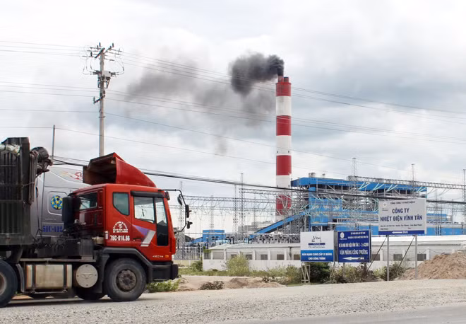 Coal-fired power plants pose high risk of environmental pollution.