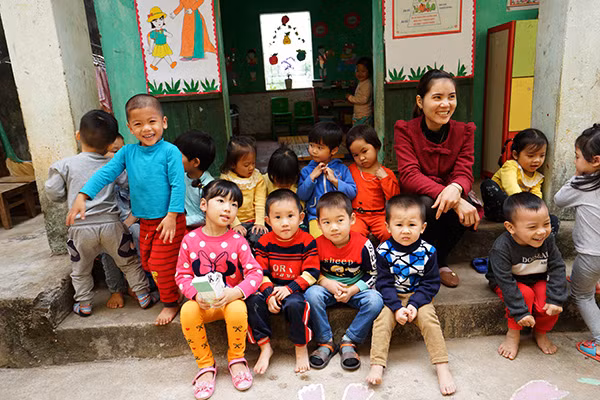 6,165 Vietnamese benefit from Amway's social programs.