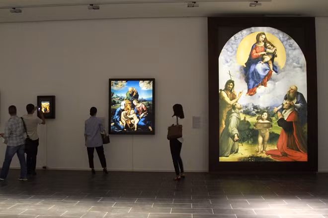Visitors will be taken along a journey of celebrated harmony of colors, lines and characters belonging to different eras and worlds and through the unique refined beauty.