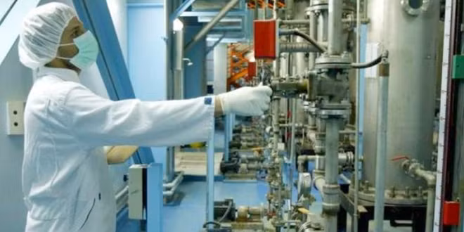 Iran says it will breach nuclear deal enrichment limit, drawing Western concern ảnh 1