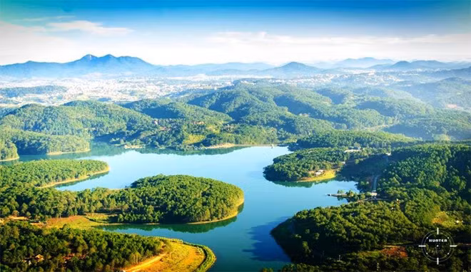 The Tuyen Lam Lake tourism resort in Da Lat city, Lam Dong province.