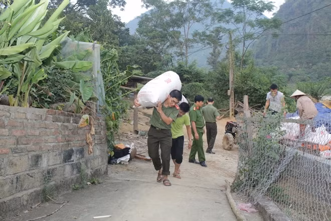 Transporting rice into the village.