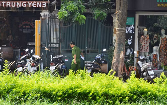 According to PSNews reporters at the headquarters of Thien Son Company, the company’s gate was always locked to strangers.