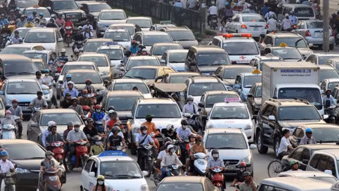 Car dealers and buyers are ‘holding their breath’ before January 1, 2018, when car prices are expected to see big fluctuations.