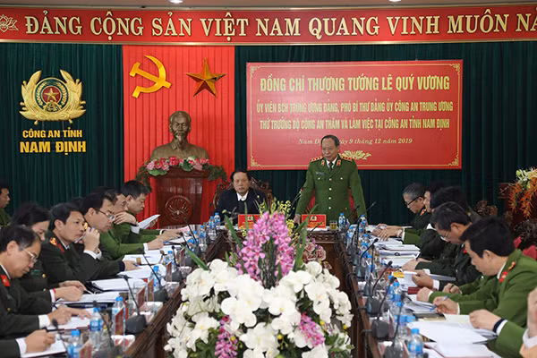 Deputy Minister Le Quy Vuong speaks at the event.