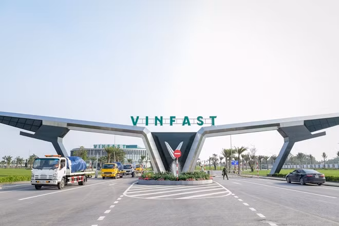 Vietnam’s carmaker VinGroup to launch electric bus service in 5 cities.