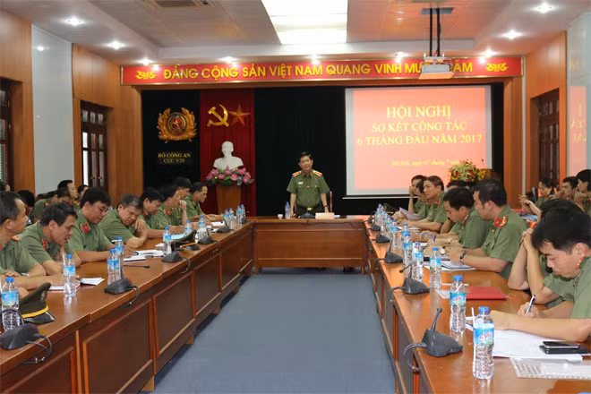 Deputy Minister Nguyen Van Son speaking at the event.