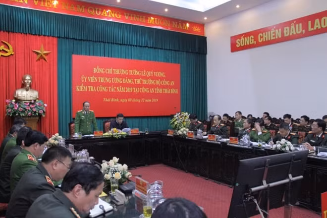 Deputy Minister Le Quy Vuong speaks at the event.