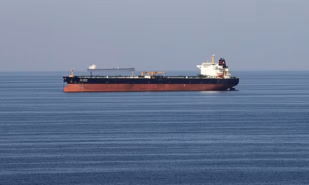 Iran says it has seized foreign oil tanker in Gulf ảnh 1
