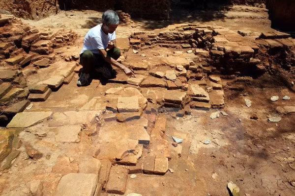 The expedition team found dozens of archaeological relics, mainly pottery, stone tools, human teeth and bone fragments.