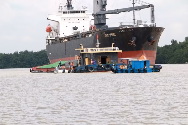 In the first phase of the campaign, the functional forces promoted dissemination drives on waterways traffic.