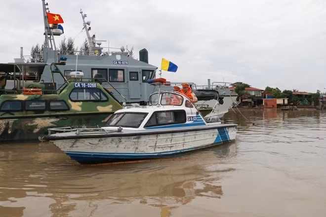 In the second phase, all waterway police units will simultaneously deploy forces to handle violations of waterway traffic safety regulations.