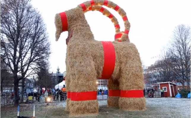 How Christmas is celebrated around the world ảnh 6