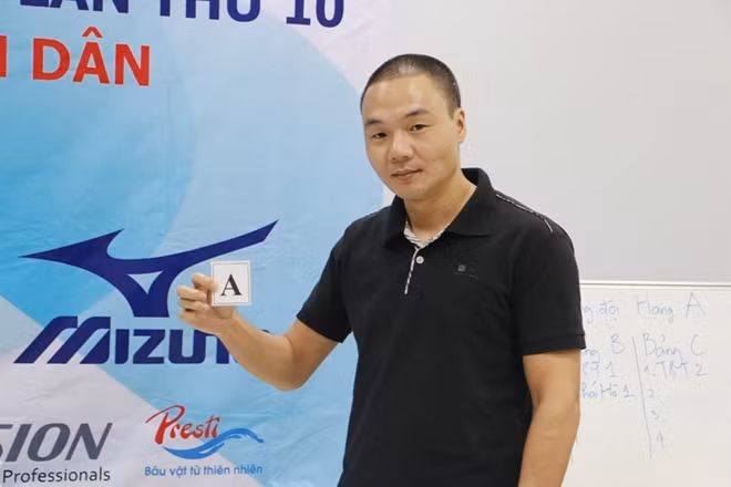 Representatives of teams participating in the 10th Vietnam Table Tennis Forum Championship - CAND Newspaper Cup