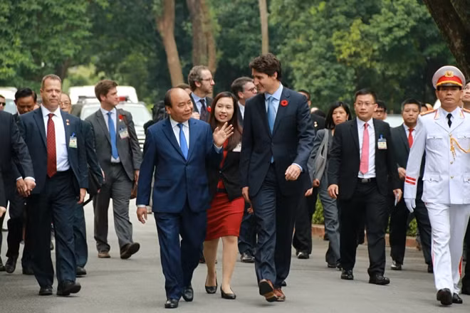 Canadian Prime Minister Justin Trudeau welcomed in Hanoi ảnh 6
