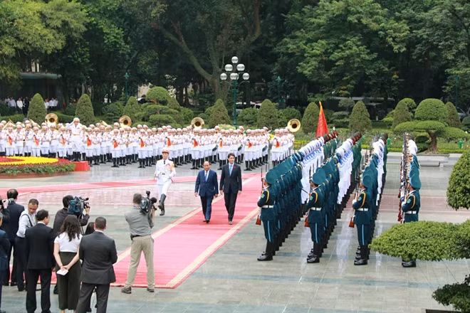 Canadian Prime Minister Justin Trudeau welcomed in Hanoi ảnh 2