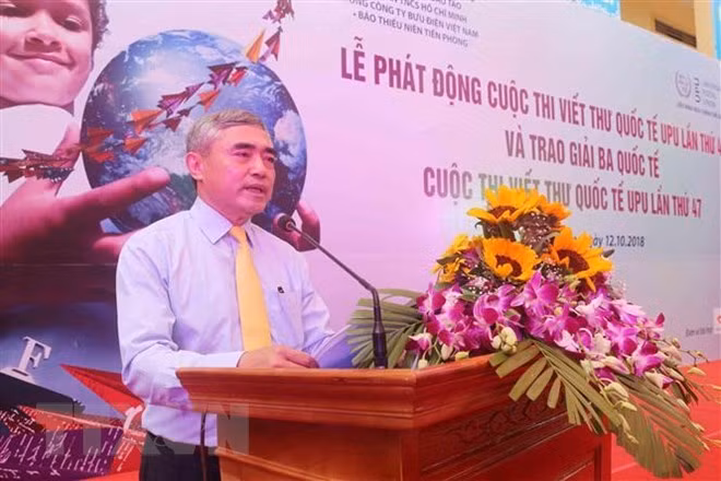 Deputy Minister of Information and Communications Nguyen Minh Hong addresses the ceremony (Photo: VNA)