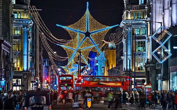 How Christmas is celebrated around the world ảnh 1