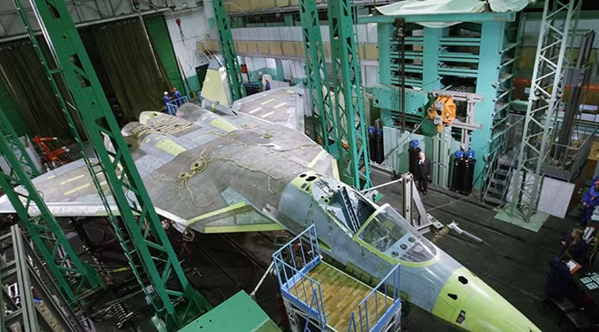 PAK FA T-50 5th Generation Sukhoi jet fighter manufactured at the Sukhoi Company. © Alexei Druzhinin / Sputnik