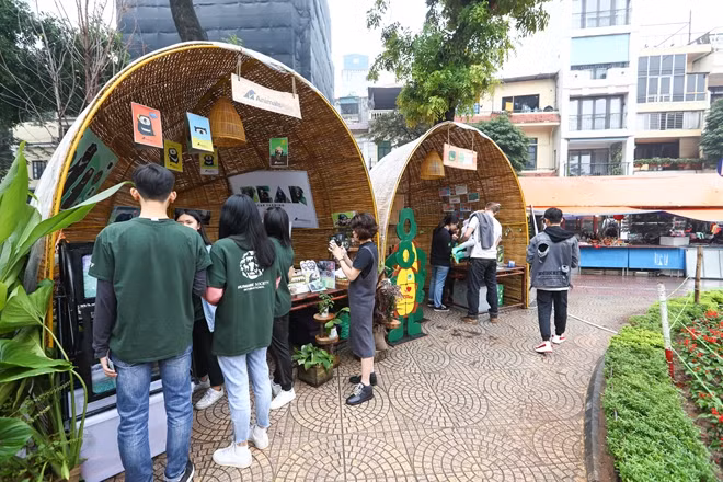In the framework of the festival, there was also an area imitating the natural environment in order to raise the awareness of people on environment and wildlife protection.