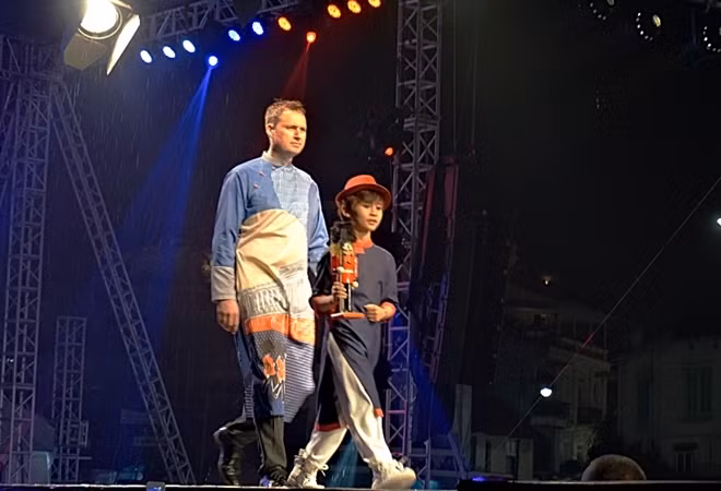 One of the most impressive activity of the festival was the “Aodai” fashion show at the opening ceremony which was inspired by the symbols of the United Kingdom.
