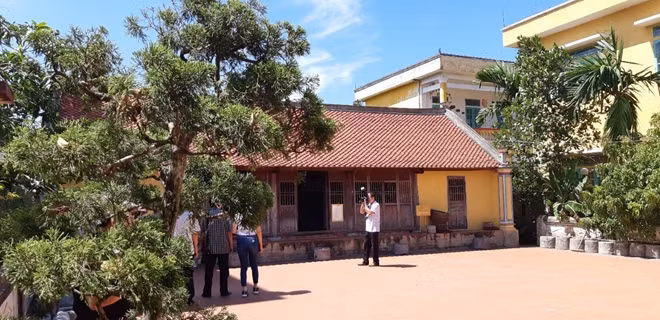 The museum has also collected and reconstructed three patterns of the ancient house that were lived by poor peasants, middle-class peasants and landowners. They were reconstructed based on the original ancient architectural style.