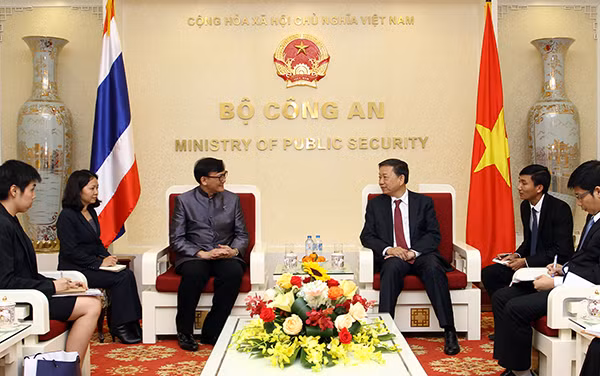 Minister To Lam met Mr. ManopchaiVongphakdi, Ambassador of Thailand to Vietnam