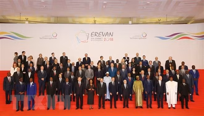 Senior officials from OIF member states pose for a photo before the opening of the 17th Francophonie Summit in Yerevan, Armenia on October 11. (Photo: VNA)