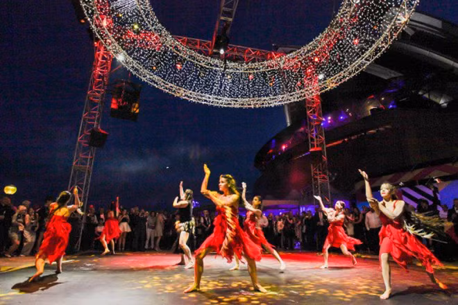 Performances to welcome the year of 2017