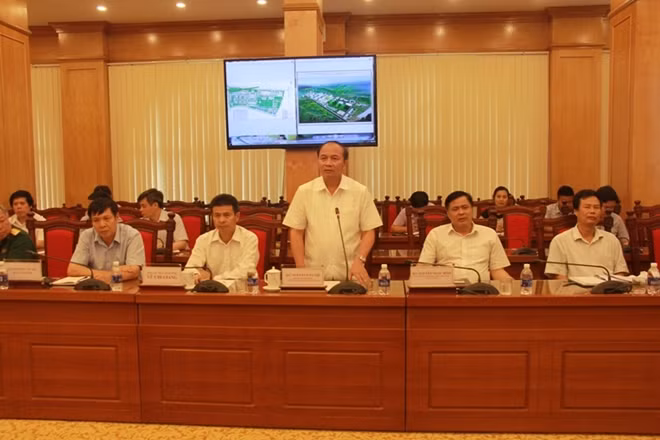 Mr. Nguyễn Văn Trì at the meeting