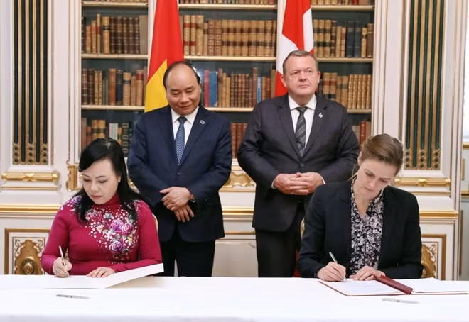 The Vietnamese and Danish ministries of health sign a letter of intent on strategic cooperation.
