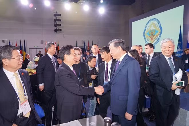 Minister To Lam and Mr. Guo Shengkun.
