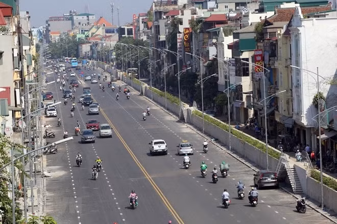 Nghi Tam street in Tay Ho district