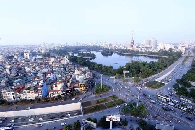 Kim Lien-Giai Phong crossroad in Hai Ba Trung district