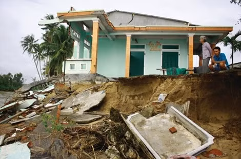 Hanoi seeks solutions to prevent riverbank landslides ảnh 2