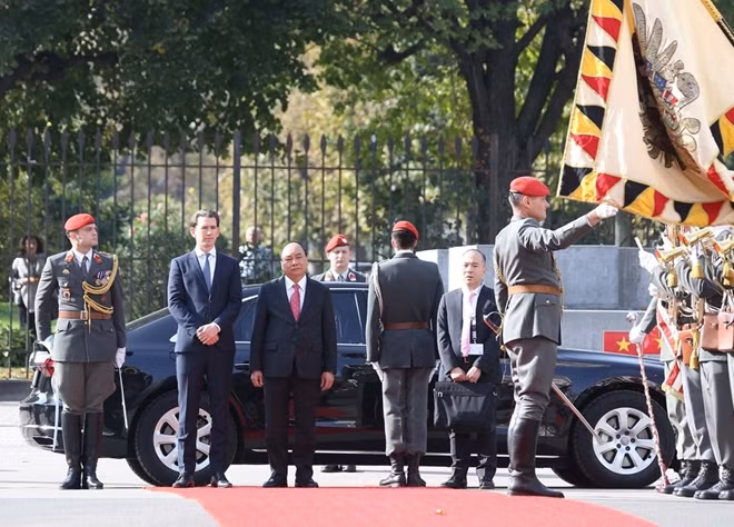 PM Nguyen Xuan Phuc is paying an official visit to Austria from October 14 to 16