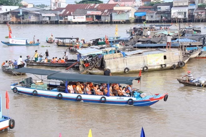 A corner of Cai Rang floating market in Can Tho city (Source: VNA)