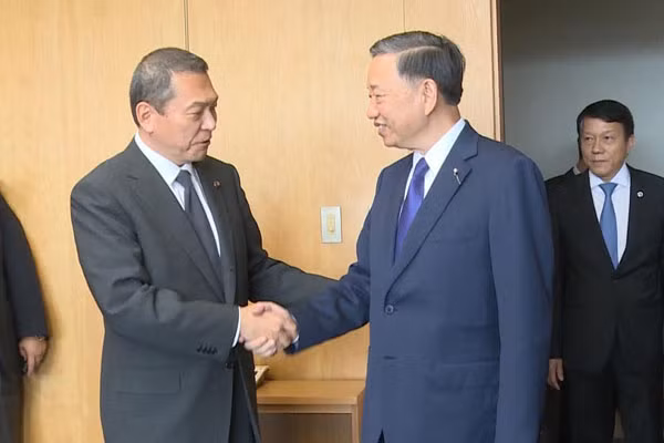 Minister To Lam and Mr. Okonogi Hachiro